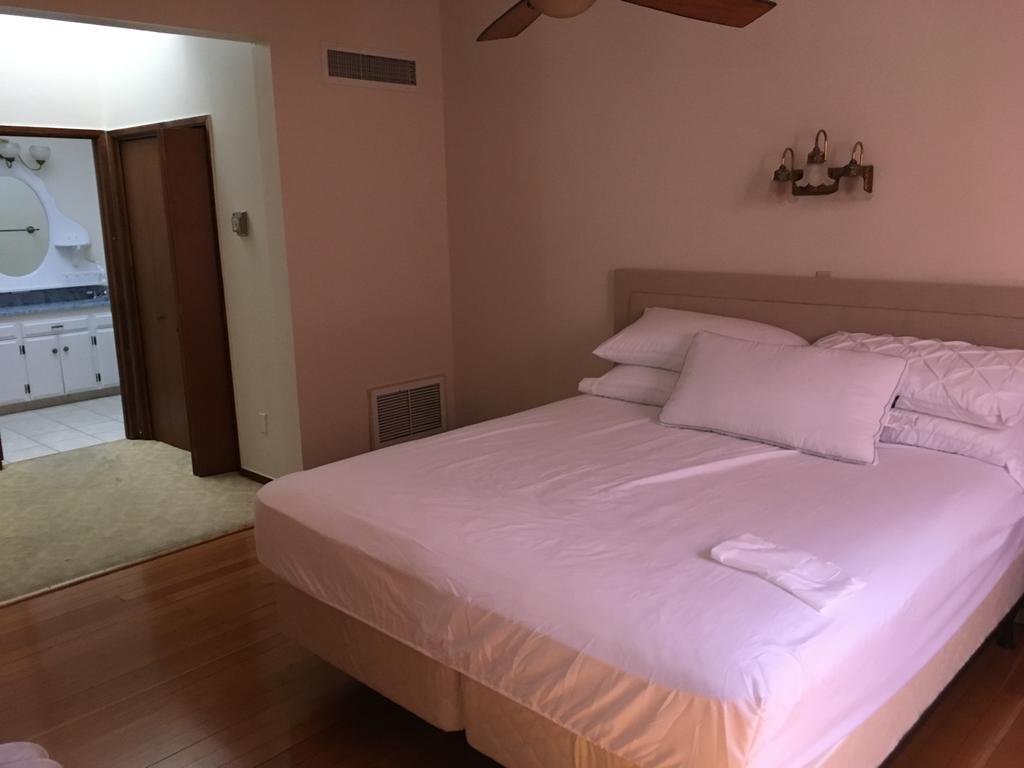 Reedley Hotel Burgess מראה חיצוני תמונה