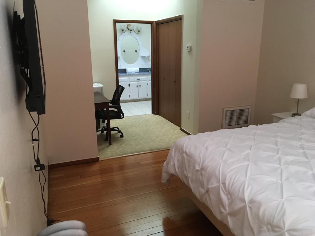 Reedley Hotel Burgess מראה חיצוני תמונה