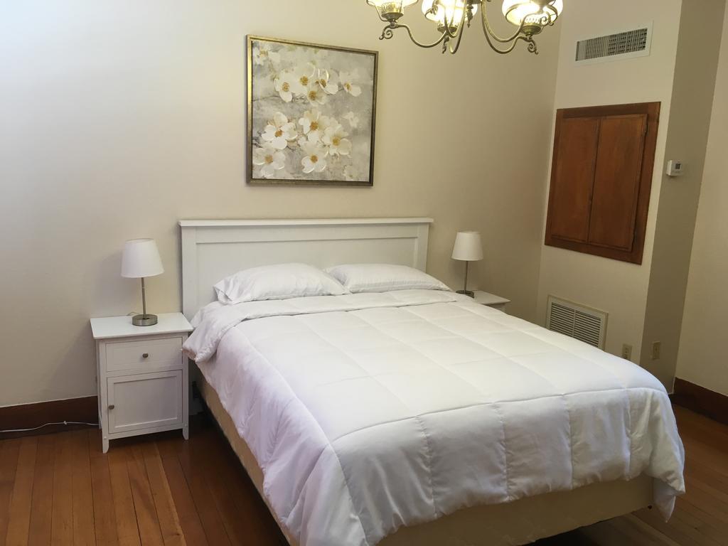 Reedley Hotel Burgess מראה חיצוני תמונה