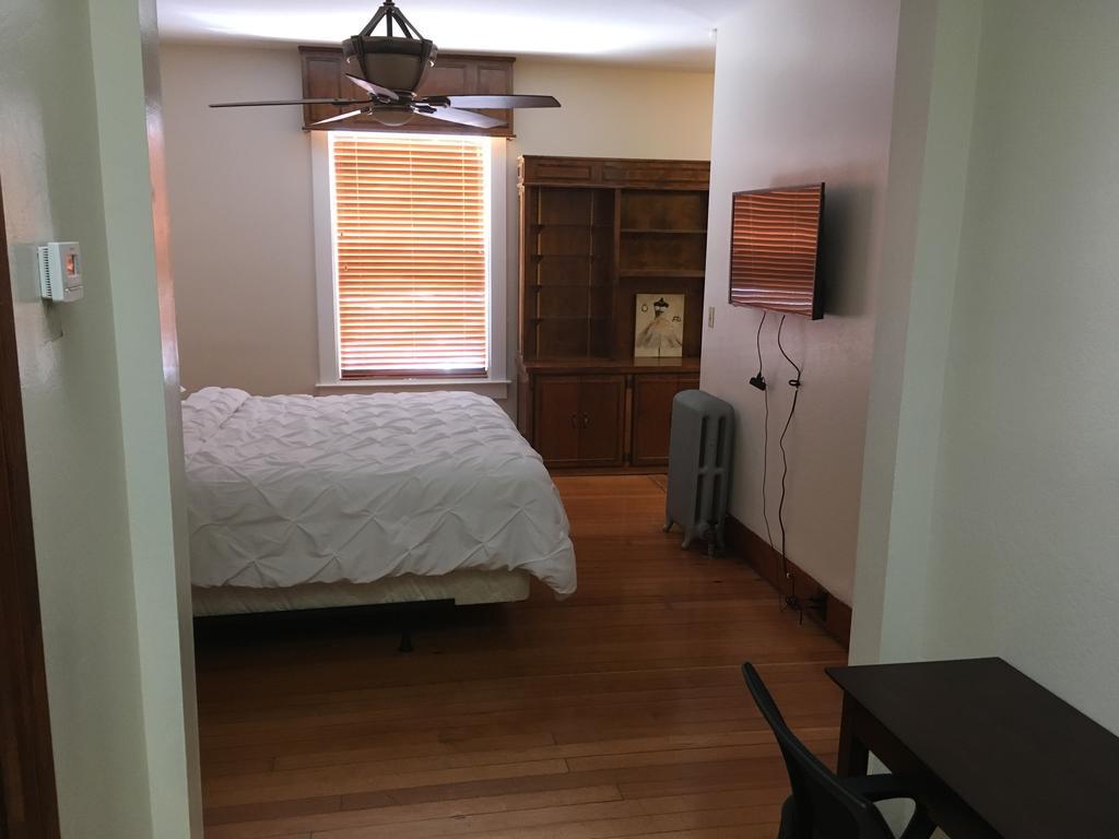 Reedley Hotel Burgess מראה חיצוני תמונה