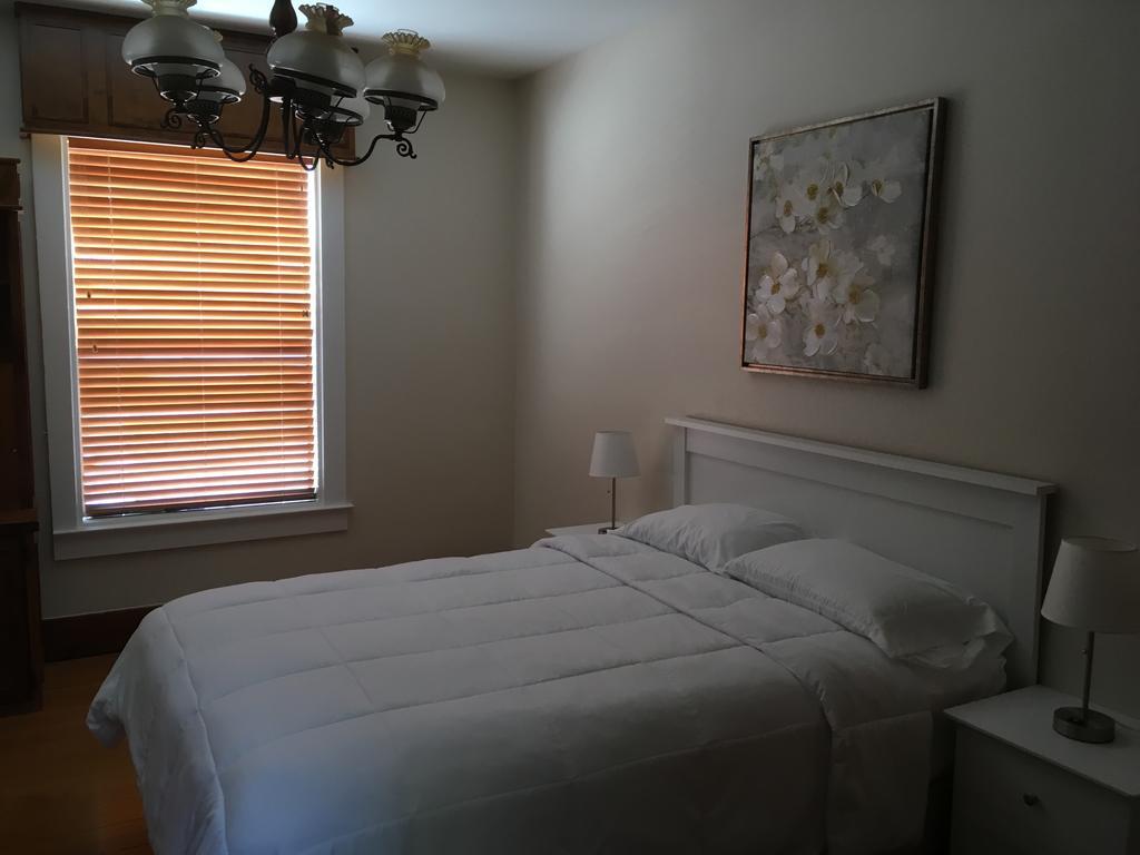 Reedley Hotel Burgess מראה חיצוני תמונה
