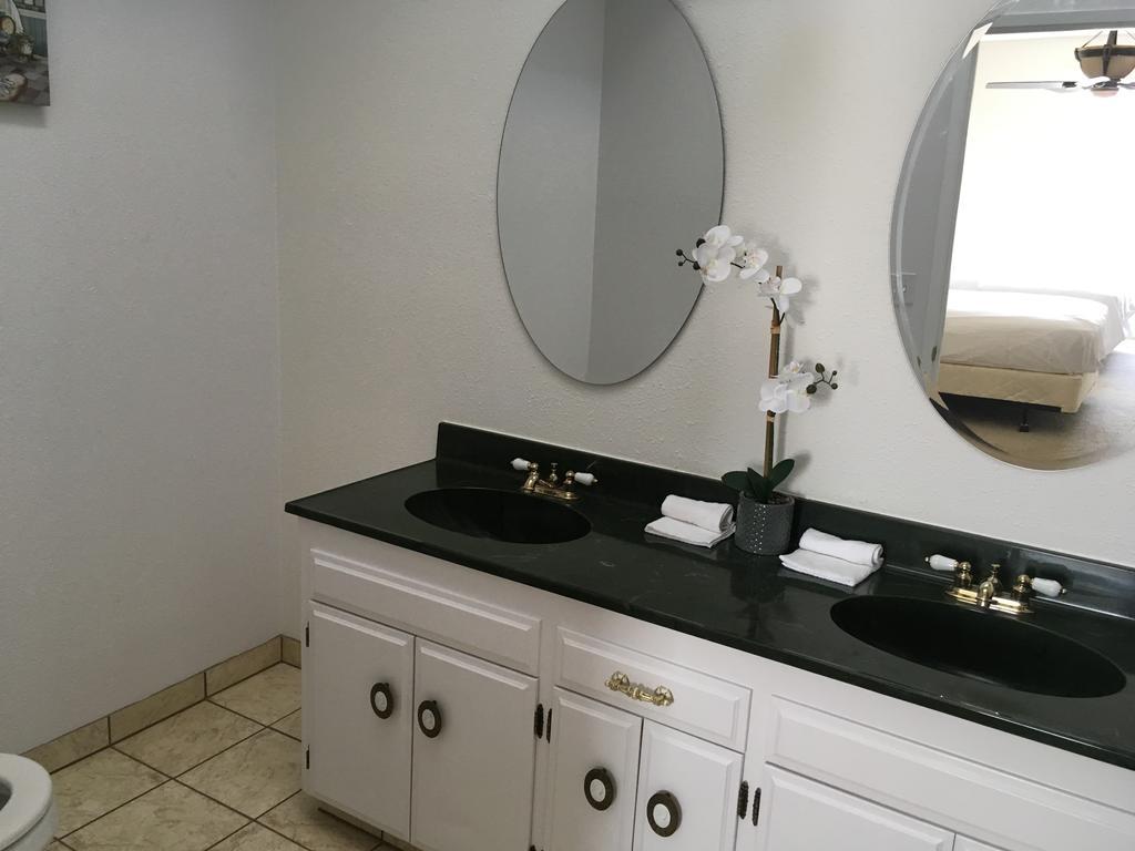 Reedley Hotel Burgess מראה חיצוני תמונה
