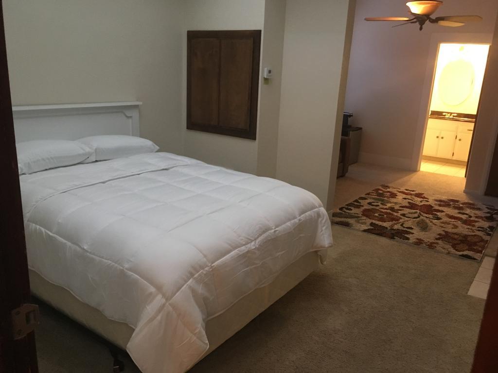 Reedley Hotel Burgess מראה חיצוני תמונה